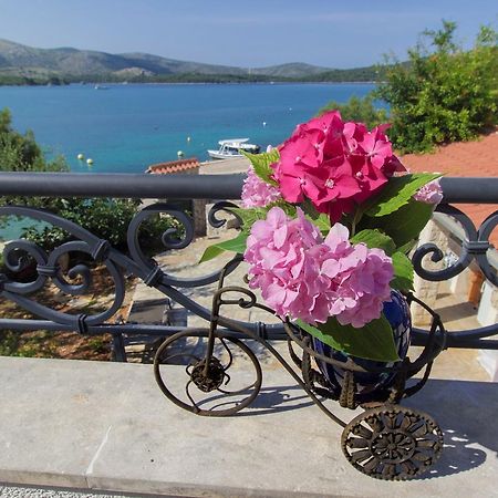 Sea Breeze - Front Sea Apartment Zaboric Buitenkant foto