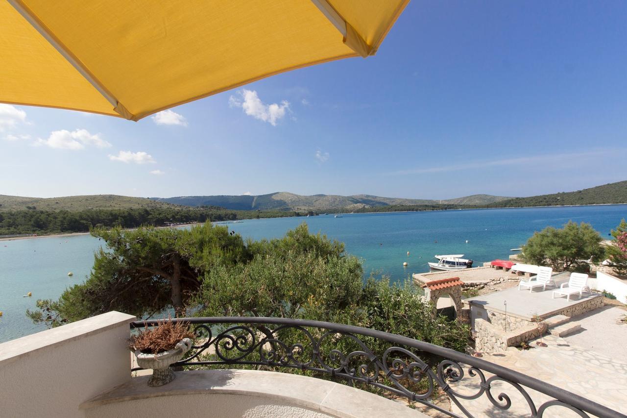 Sea Breeze - Front Sea Apartment Zaboric Buitenkant foto