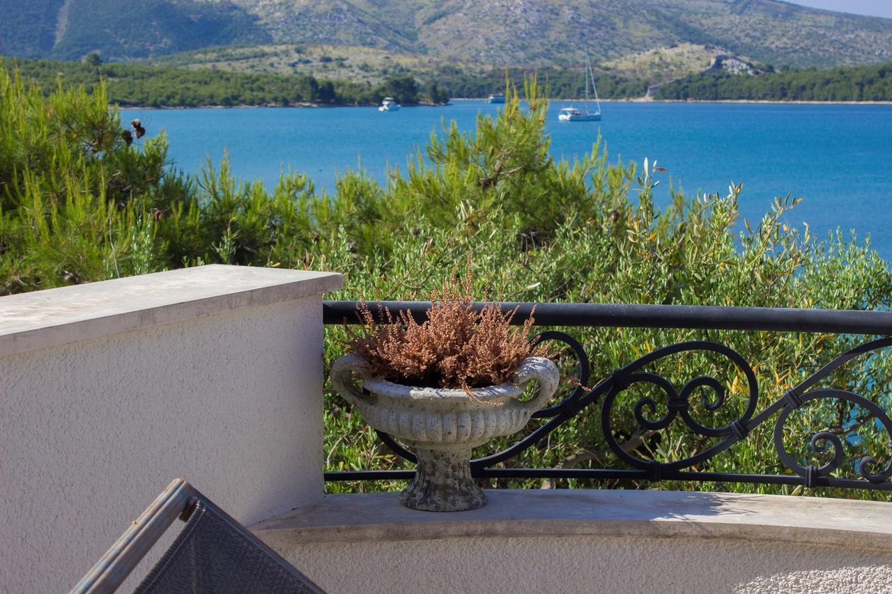 Sea Breeze - Front Sea Apartment Zaboric Buitenkant foto